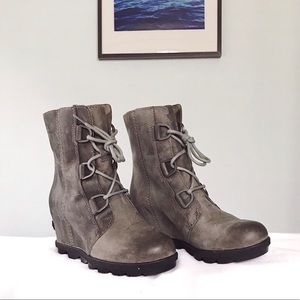 Sorel Joan Of Arctic Wedge Mid Quarry
